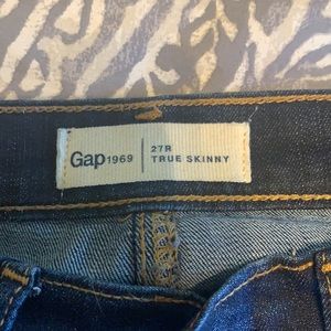 Gap True Skinny jeans. Size 27R
